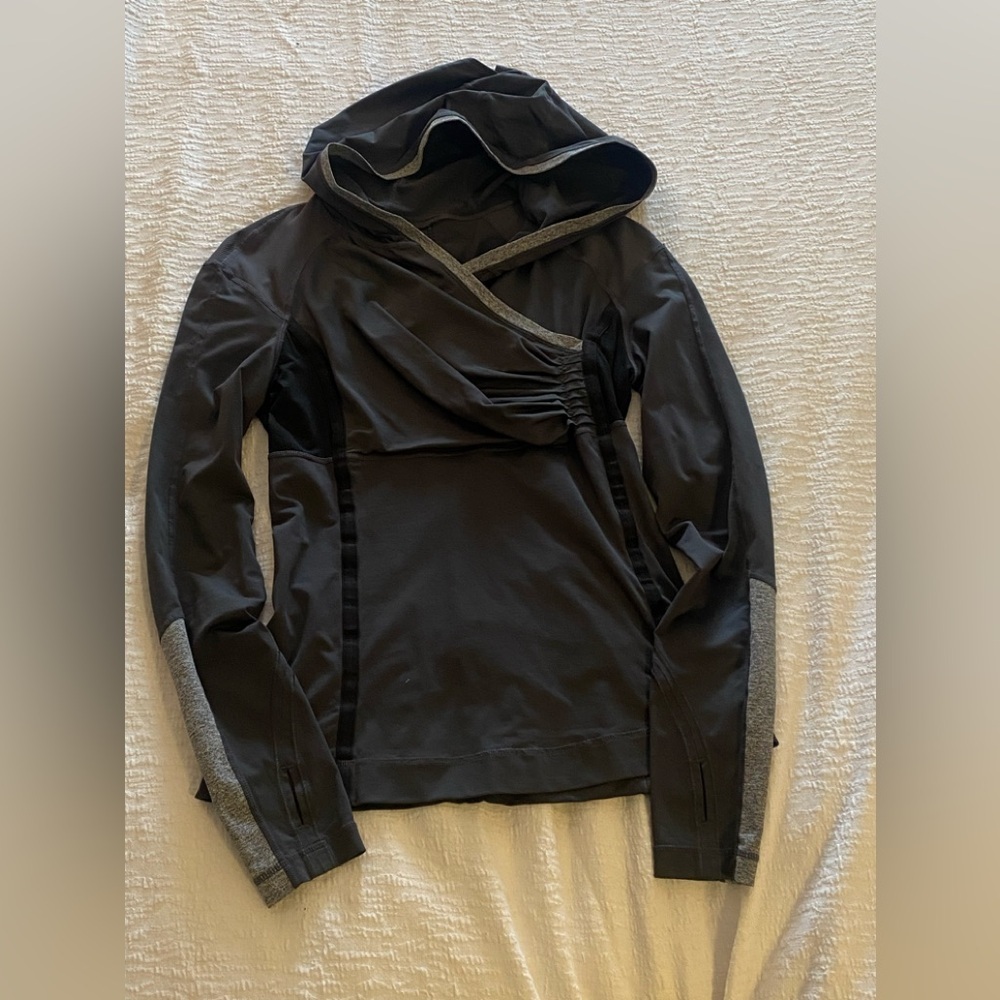 Lululemon technical running hoody - Picture 2 of 4